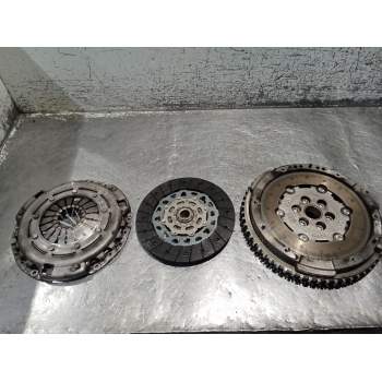 KIT EMBRAGUE 301019176R 123100749R 3021032J0R 24