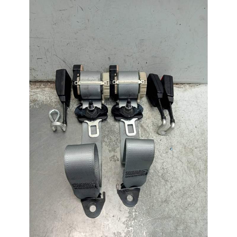 Recambio de juego cinturones trasero para opel corsa c cosmo referencia OEM IAM  5P 2003