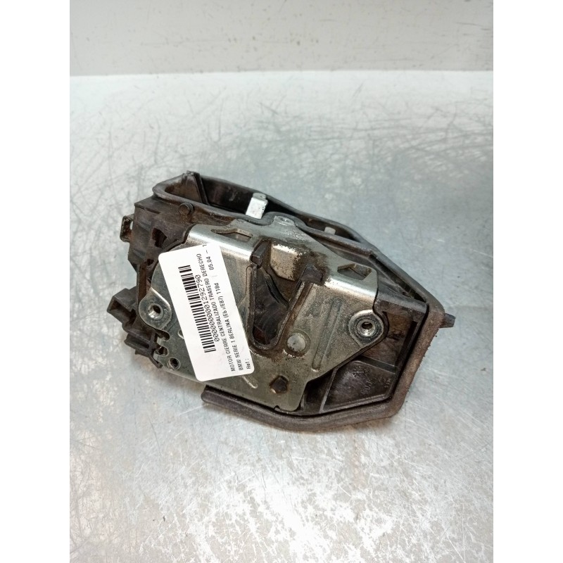 Recambio de motor cierre centralizado trasero derecho para bmw serie 1 berlina (e81/e87) 118d referencia OEM IAM 7167070  5P