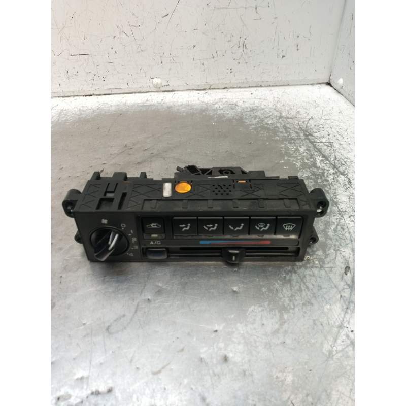 Recambio de mando calefaccion / aire acondicionado para nissan primera (p10) 2.0 16v referencia OEM IAM   1990