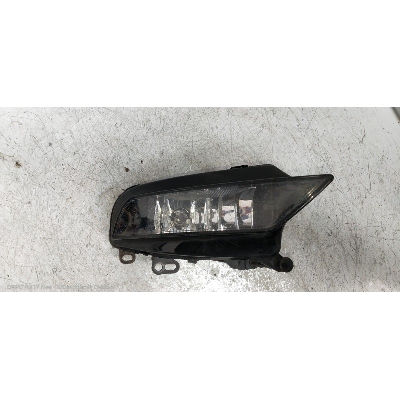 Recambio de faro antiniebla derecho para audi a3 sedán(8vs) attraction referencia OEM IAM 8V0941700B  