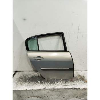 PUERTA TRASERA DERECHA 4P 2003