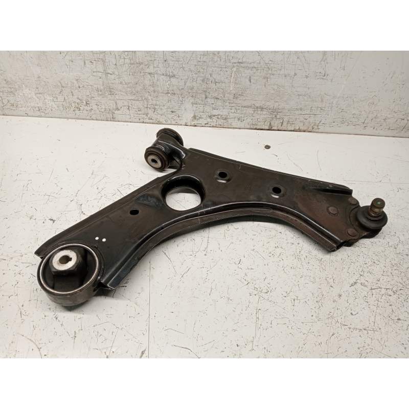 Recambio de brazo suspension inferior delantero derecho para fiat doblo cargo referencia OEM IAM   2010