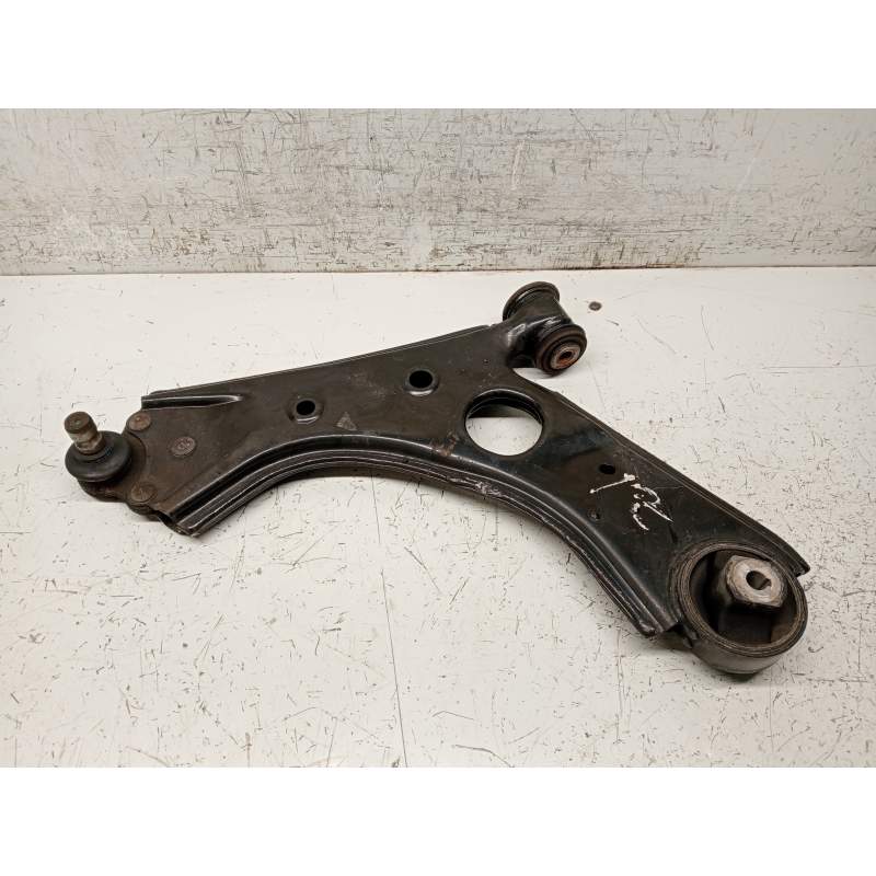 Recambio de brazo suspension inferior delantero izquierdo para fiat doblo cargo referencia OEM IAM   2010