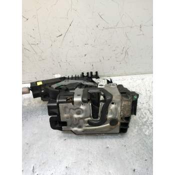 MOTOR CIERRE CENTRALIZADO DELANTERO DERECHO A0997201800 4P W205/2014