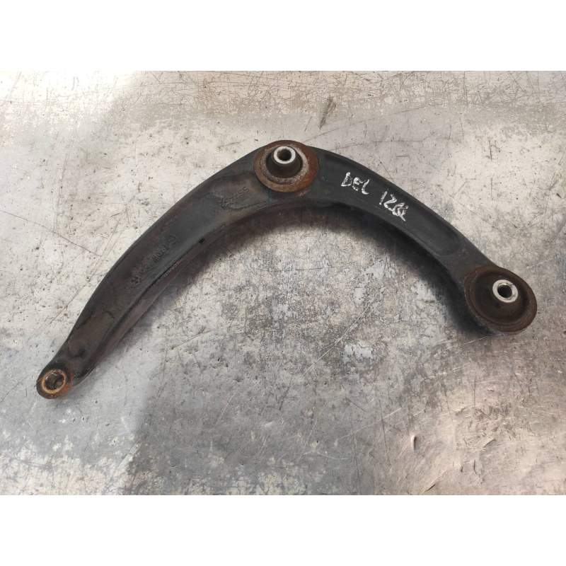 Recambio de brazo suspension inferior delantero izquierdo para citroën c4 berlina exclusive referencia OEM IAM  20G 2004