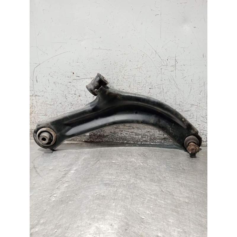 Recambio de brazo suspension inferior delantero derecho para renault clio grandtour dynamique referencia OEM IAM  15DCI 2009