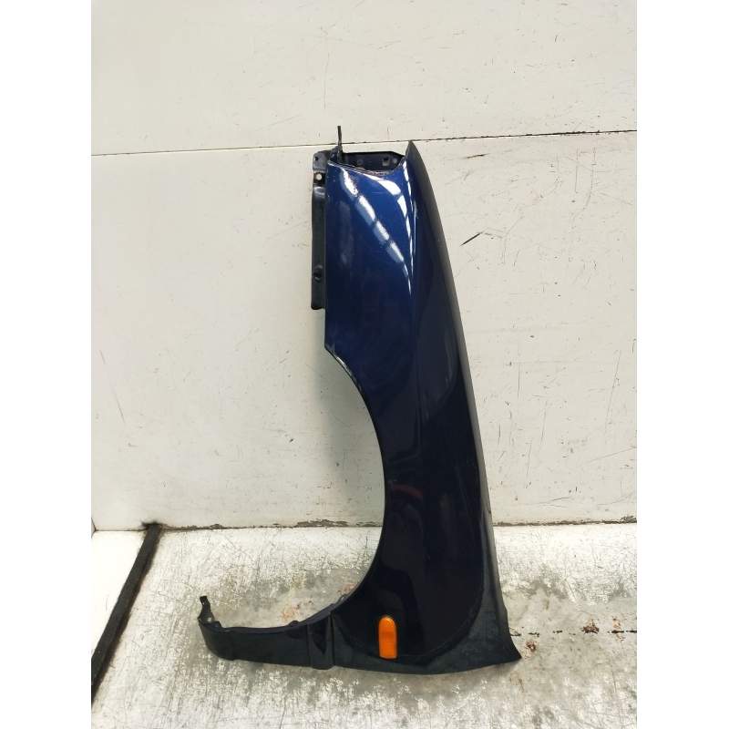 Recambio de aleta delantera izquierda para nissan primera (p10) 1.6 referencia OEM IAM  VER FOTOS 