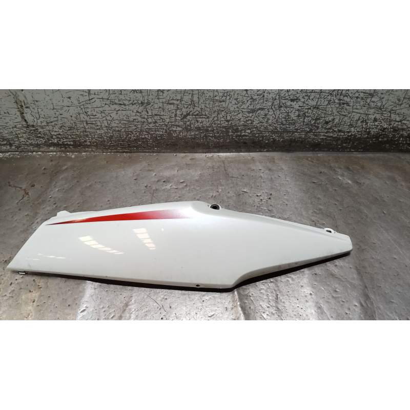 Recambio de moldura para honda cbf cbf 600 (pc43) referencia OEM IAM 77310MERAD000  DERECHA