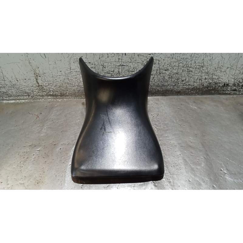 Recambio de asiento para honda cbf cbf 600 (pc43) referencia OEM IAM 7710011ER DELANTERO VER FOTOS