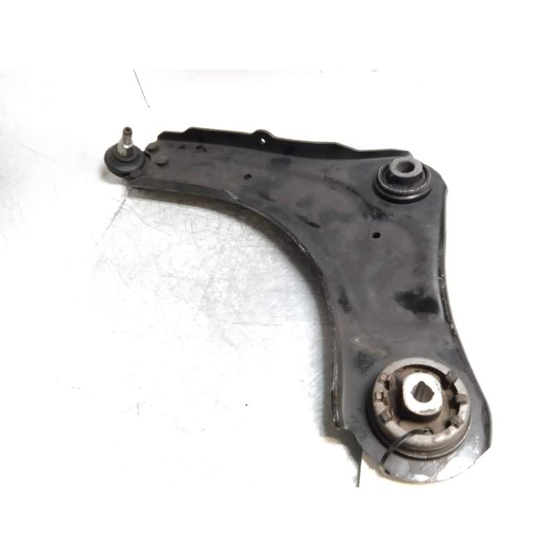 Recambio de brazo suspension inferior delantero izquierdo para renault scenic iii dynamique referencia OEM IAM  16DCI 2009