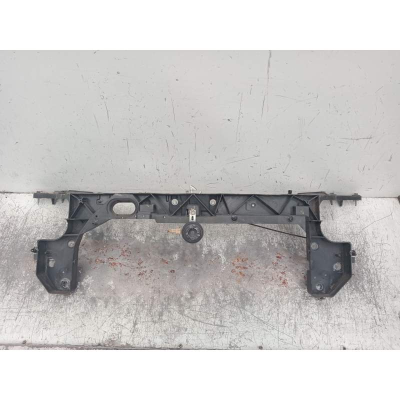 Recambio de panel frontal para renault clio grandtour dynamique referencia OEM IAM 8200290143  2009