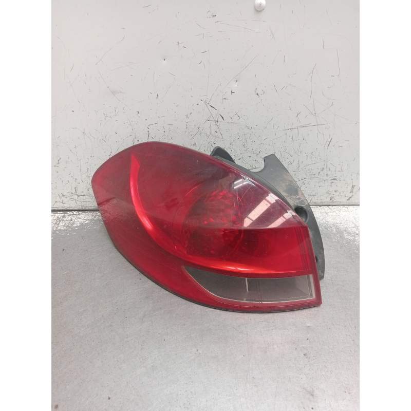 Recambio de piloto trasero izquierdo para renault clio grandtour dynamique referencia OEM IAM 8200586843 20240999 2009
