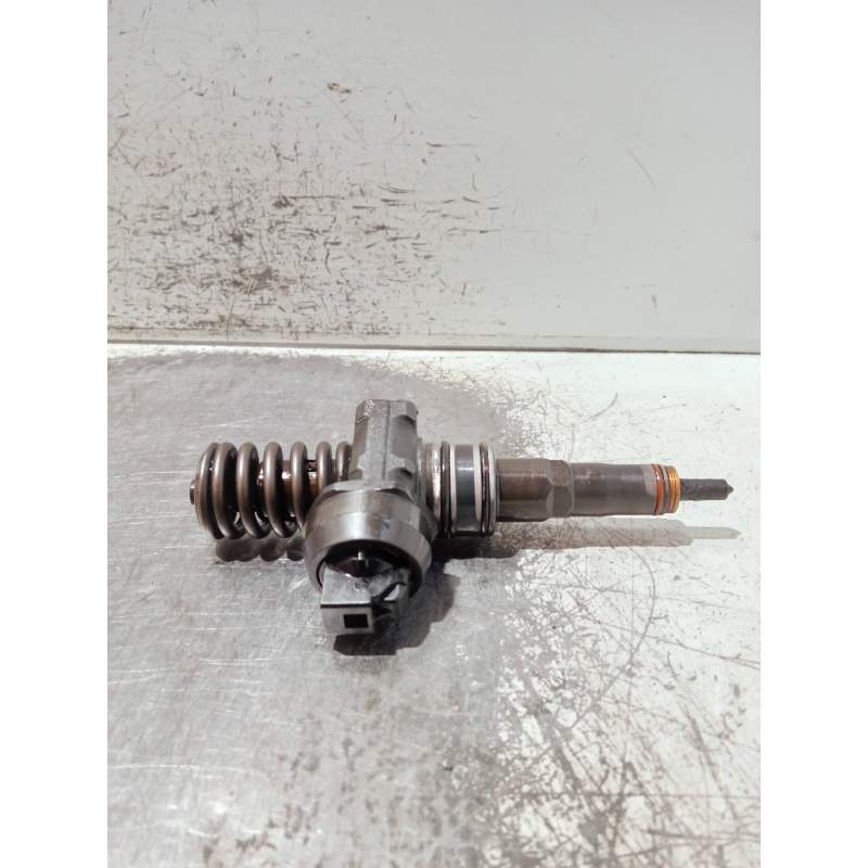Recambio de inyector para audi a4 avant (8e) referencia OEM IAM 038130073AR 0414720214 BOSCH