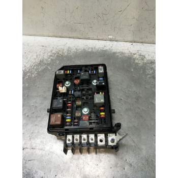 CAJA RELES / FUSIBLES 39040852 812461952 K/2015
