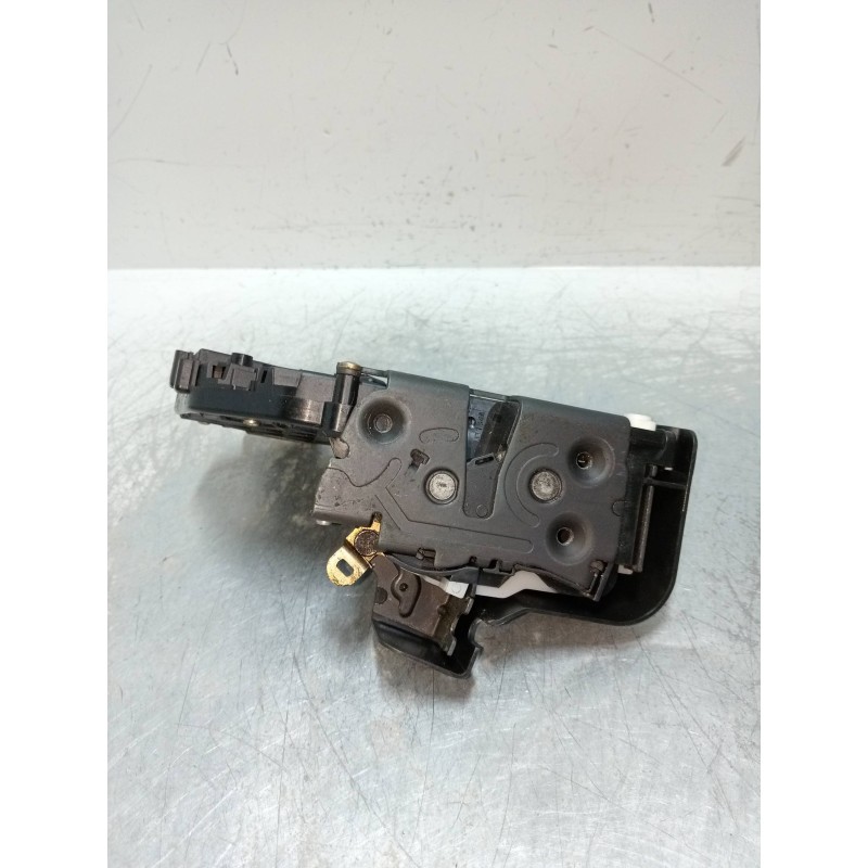 Recambio de motor cierre centralizado trasero derecho para volvo v50 familiar 2.0 diesel cat referencia OEM IAM 30699159  5P