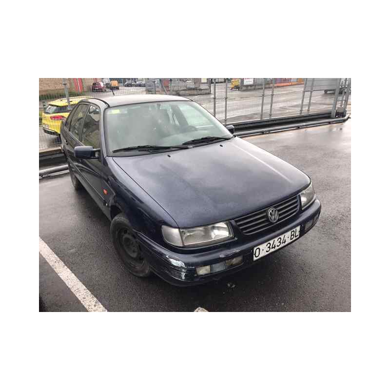 VOLKSWAGEN PASSAT BERLINA (3A2)