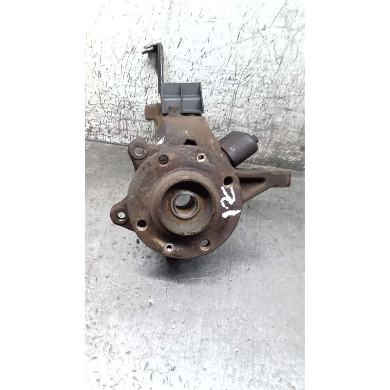 Recambio de mangueta delantera izquierda para peugeot 206+ referencia OEM IAM  14HDI 2009