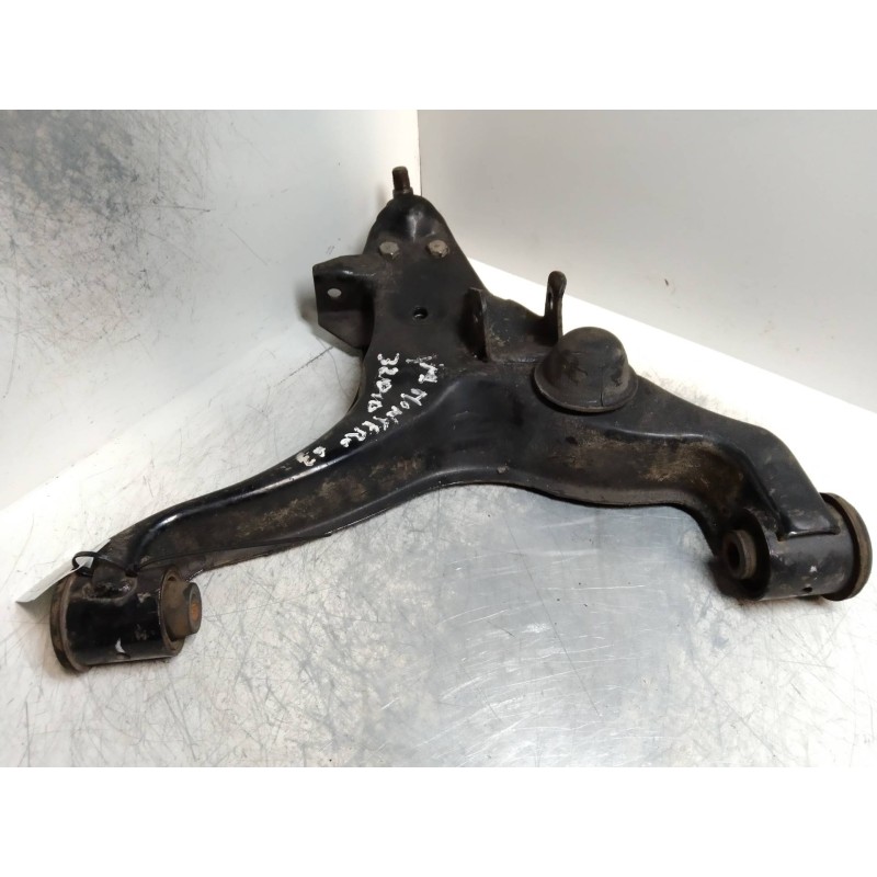 Recambio de brazo suspension inferior delantero derecho para mitsubishi montero (v60/v70) 3.2 di-d cat referencia OEM IAM   