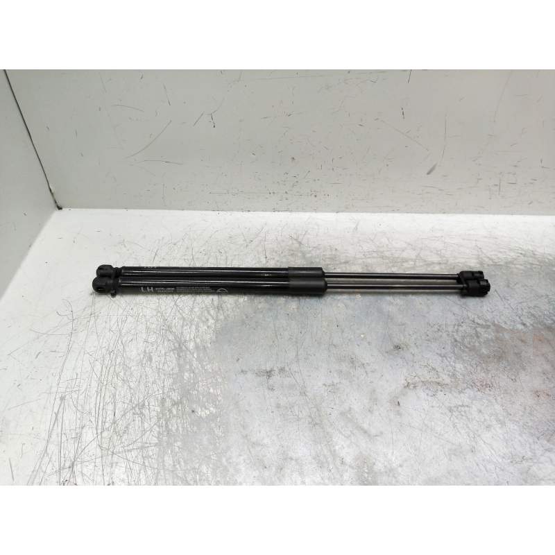 Recambio de amortiguadores maletero / porton para hyundai kona n os referencia OEM IAM 81770J9000  