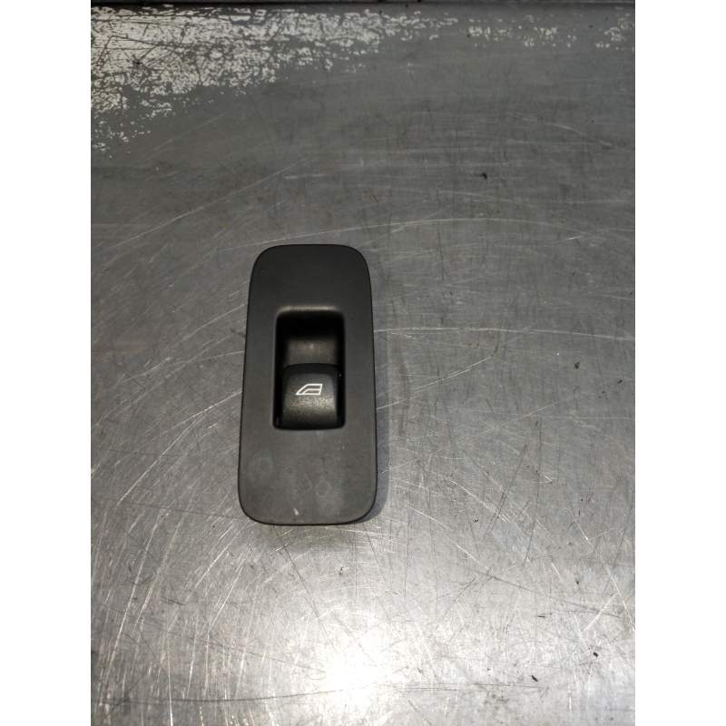 Recambio de mando elevalunas delantero derecho para volvo v40 referencia OEM IAM 31394840  5P