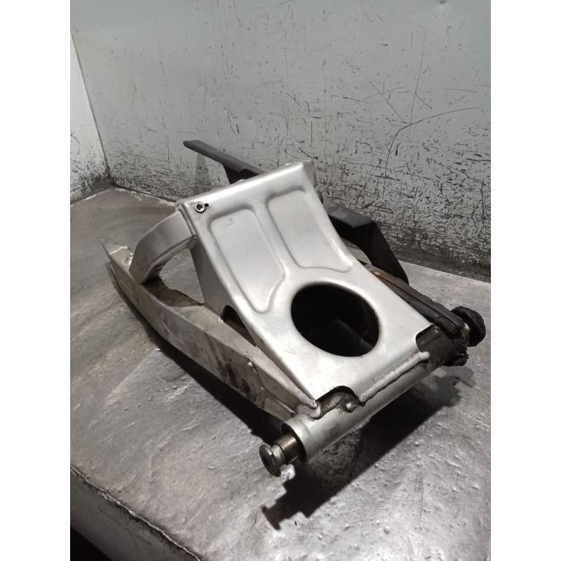 Recambio de puente trasero para yamaha yzf-r yzf-r6 (rj03) referencia OEM IAM   BASCULANTE TRASERO