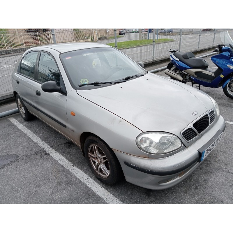 daewoo lanos del año 2001