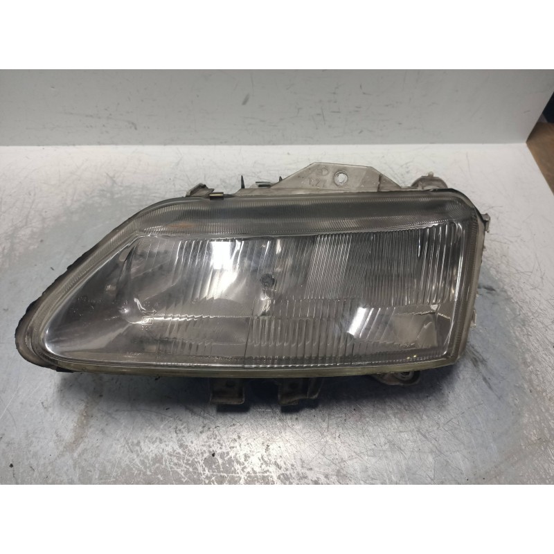 Recambio de faro derecho para renault laguna (b56) 1.8 mono cat referencia OEM IAM   