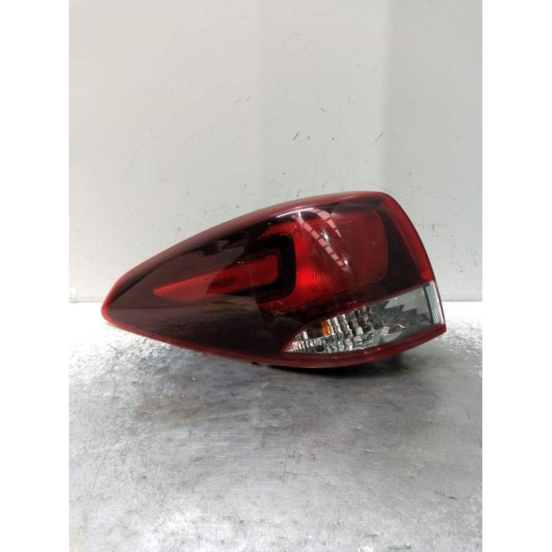 Recambio de piloto trasero izquierdo para kia carens ( ) referencia OEM IAM 92401A4  2016