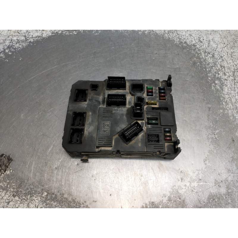 Recambio de caja reles / fusibles para citroën berlingo referencia OEM IAM 650584580 20HDI 2003