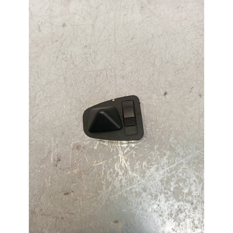 Recambio de mando elevalunas trasero izquierdo para bmw serie 3 berlina (e46) 320d referencia OEM IAM 6902174  