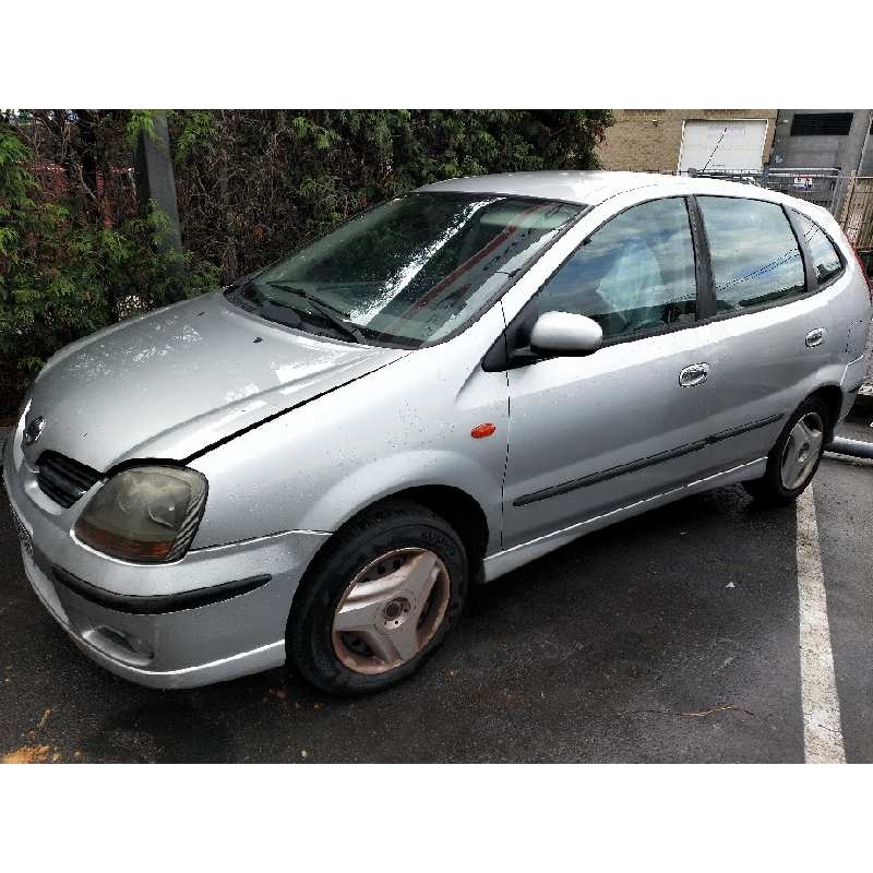 nissan almera tino (v10m) del año 2001