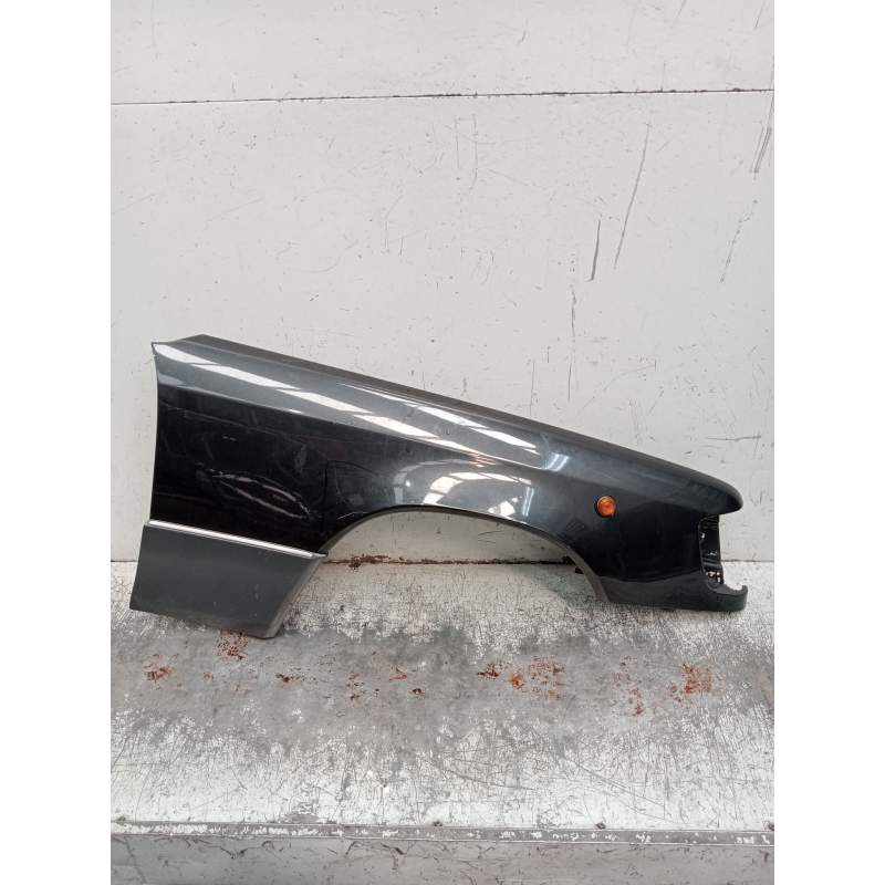 Recambio de aleta delantera derecha para mercedes-benz clase e (w124) berlina referencia OEM IAM   1989