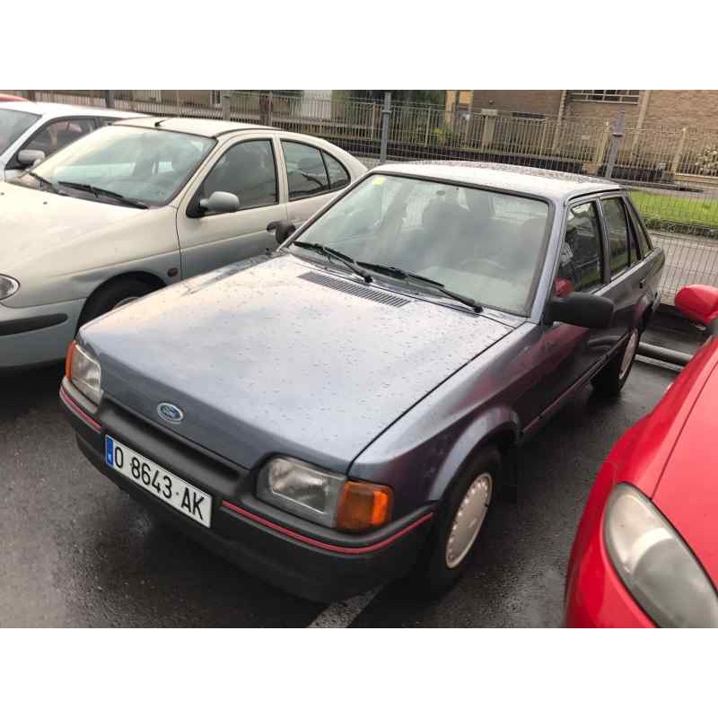 ford escort berlina del año 1987