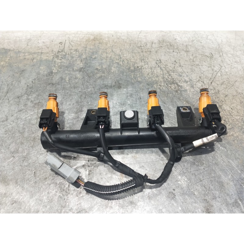 Recambio de rampa inyectora para peugeot 206+ básico referencia OEM IAM 9655833580  