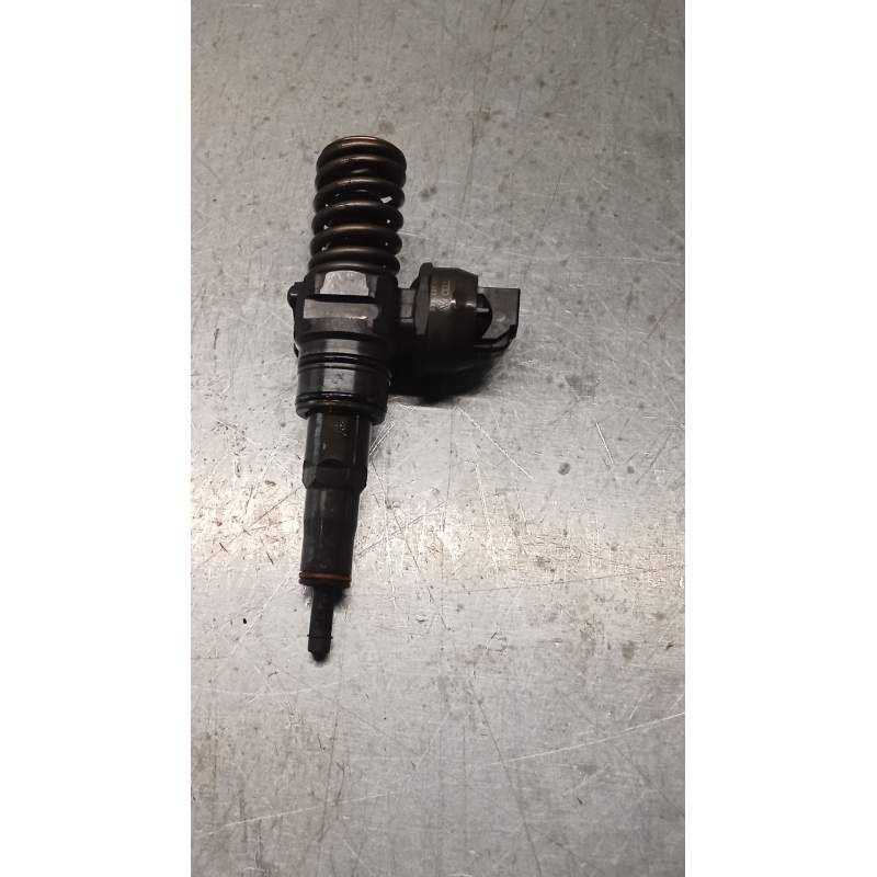 Recambio de inyector para seat altea (5p1) 1.9 tdi referencia OEM IAM 0414720215 038130073AG BOSCH