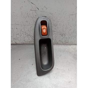 MANDO ELEVALUNAS DELANTERO DERECHO 7700431172 5P 