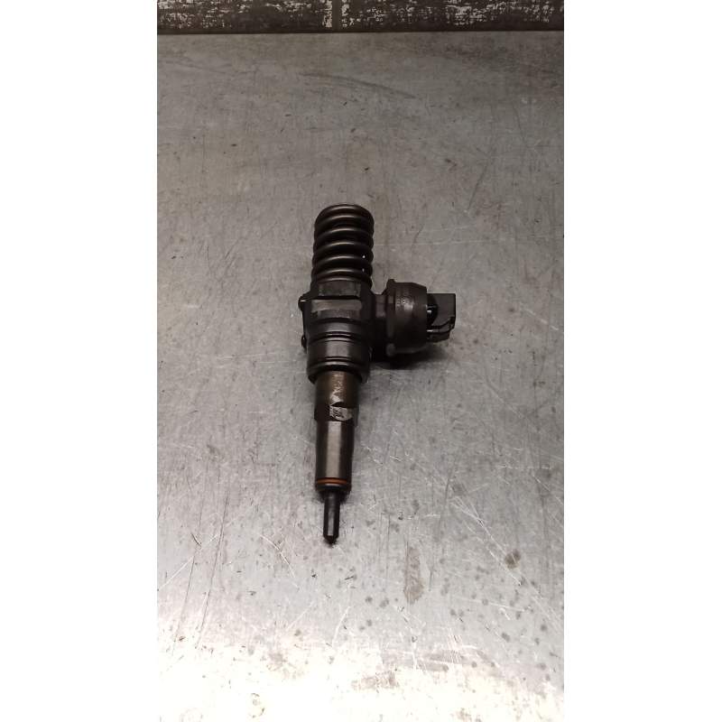 Recambio de inyector para seat altea (5p1) 1.9 tdi referencia OEM IAM 0414720215 038130073AG BOSCH