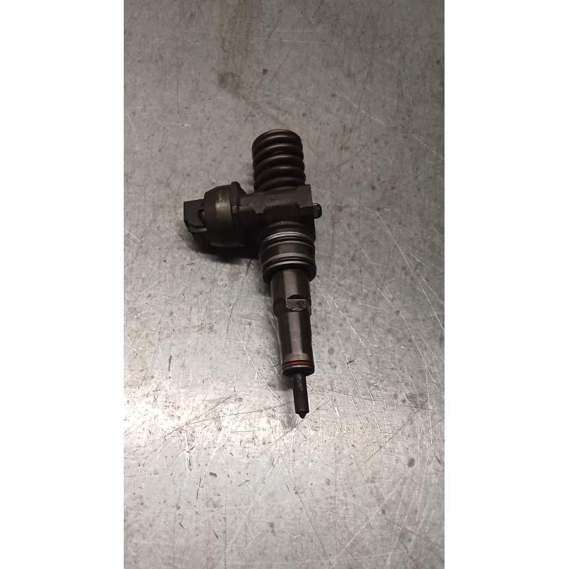 Recambio de inyector para seat altea (5p1) 1.9 tdi referencia OEM IAM 0414720215 038130073AG BOSCH