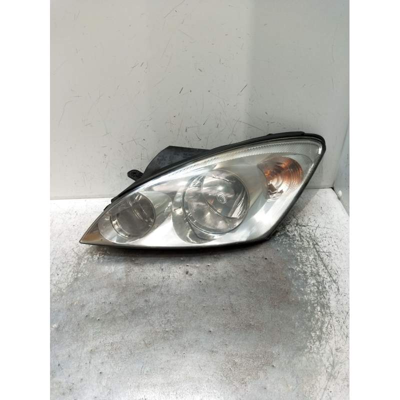 Recambio de faro izquierdo para kia cee´d sw (ed) 2.0 crdi 140 referencia OEM IAM 921011H000  