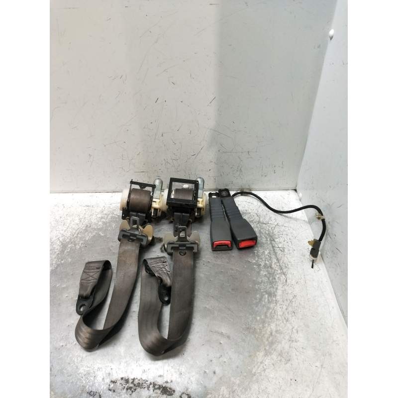 Recambio de juego cinturones delantero para kia rio 1.4 ex1 referencia OEM IAM  4P 2005
