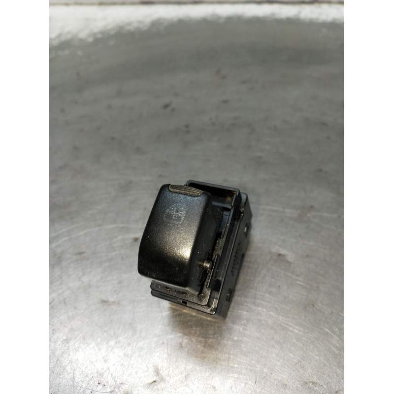 Recambio de mando elevalunas delantero derecho para chevrolet spark (m300) 1.0 referencia OEM IAM 202008913 5P 2010