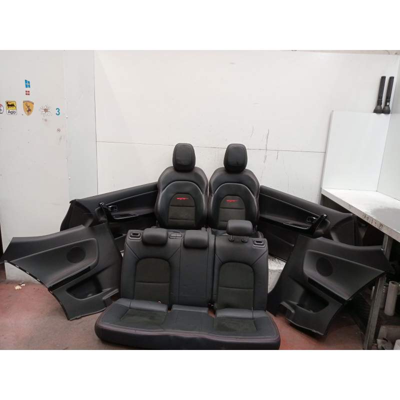 Recambio de juego asientos completo para kia cee´d (jd) 1.6 gt referencia OEM IAM   2012