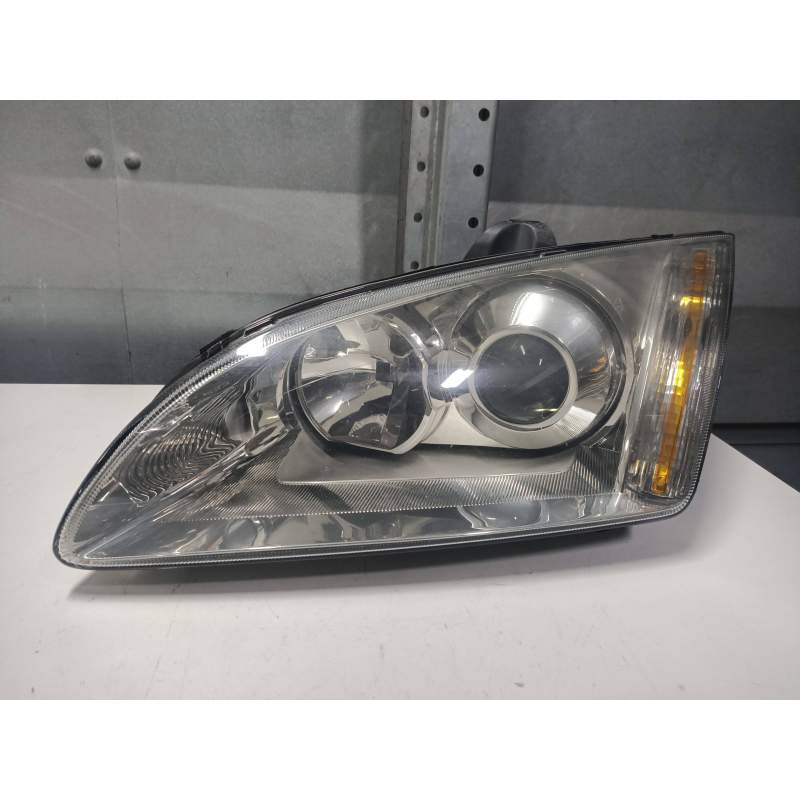 Recambio de faro izquierdo para ford focus sportbreak (cap) referencia OEM IAM  LUPA 2005