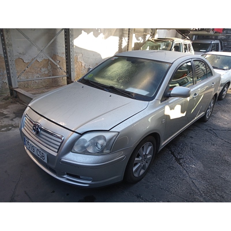 toyota avensis berlina (t25) del año 2003