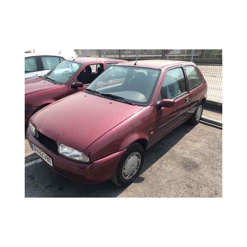 ford fiesta berlina del año 1996