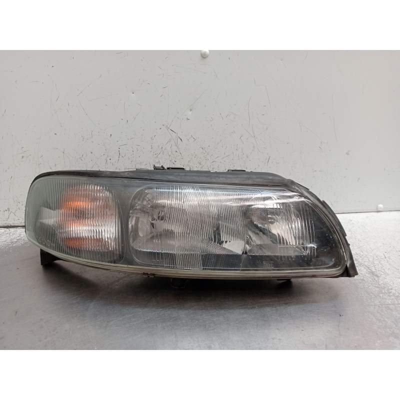 Recambio de faro derecho para volvo v70 ii (285) 2.4 referencia OEM IAM 89006877 8662922 2000