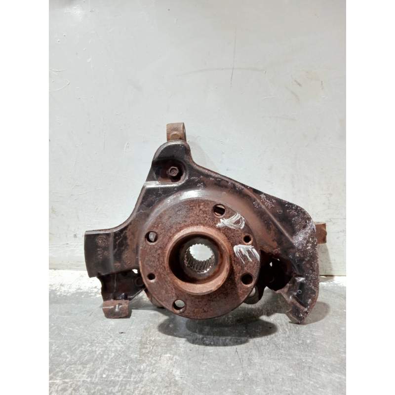 Recambio de mangueta delantera derecha para fiat fiorino referencia OEM IAM  13JTD 2007