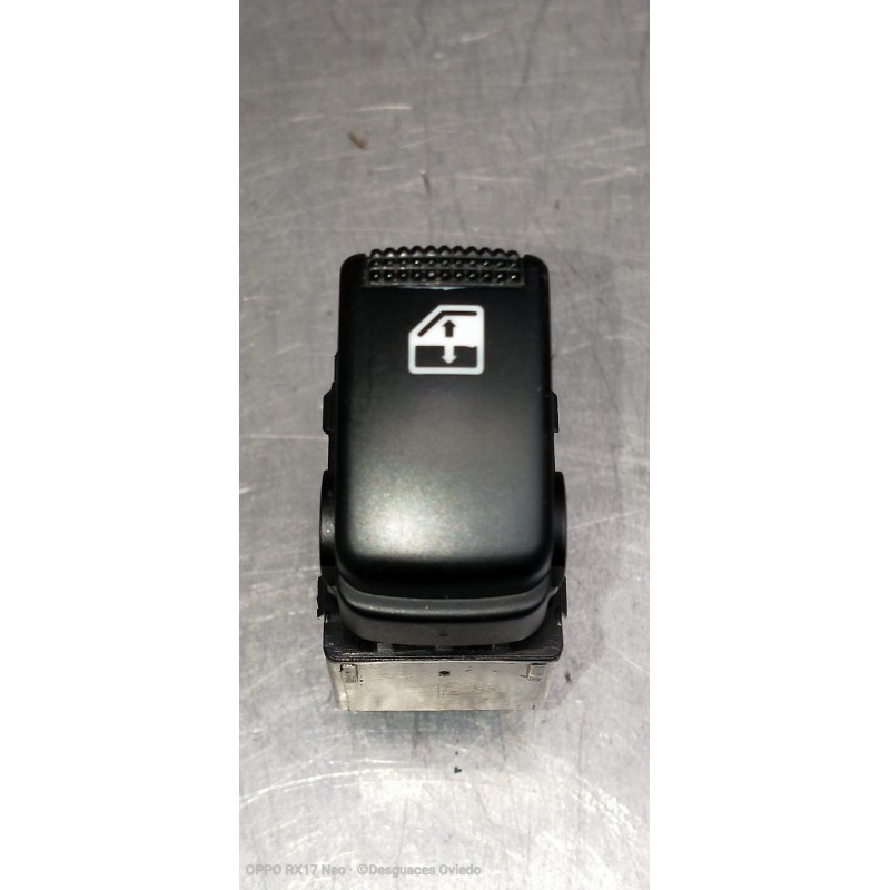 Recambio de mando elevalunas delantero izquierdo para hyundai tucson (jm) 2.0 crdi style referencia OEM IAM   24.79