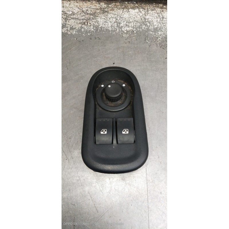 Recambio de mando elevalunas delantero izquierdo para renault kangoo z.e. maxi 2-sitzer referencia OEM IAM   5P